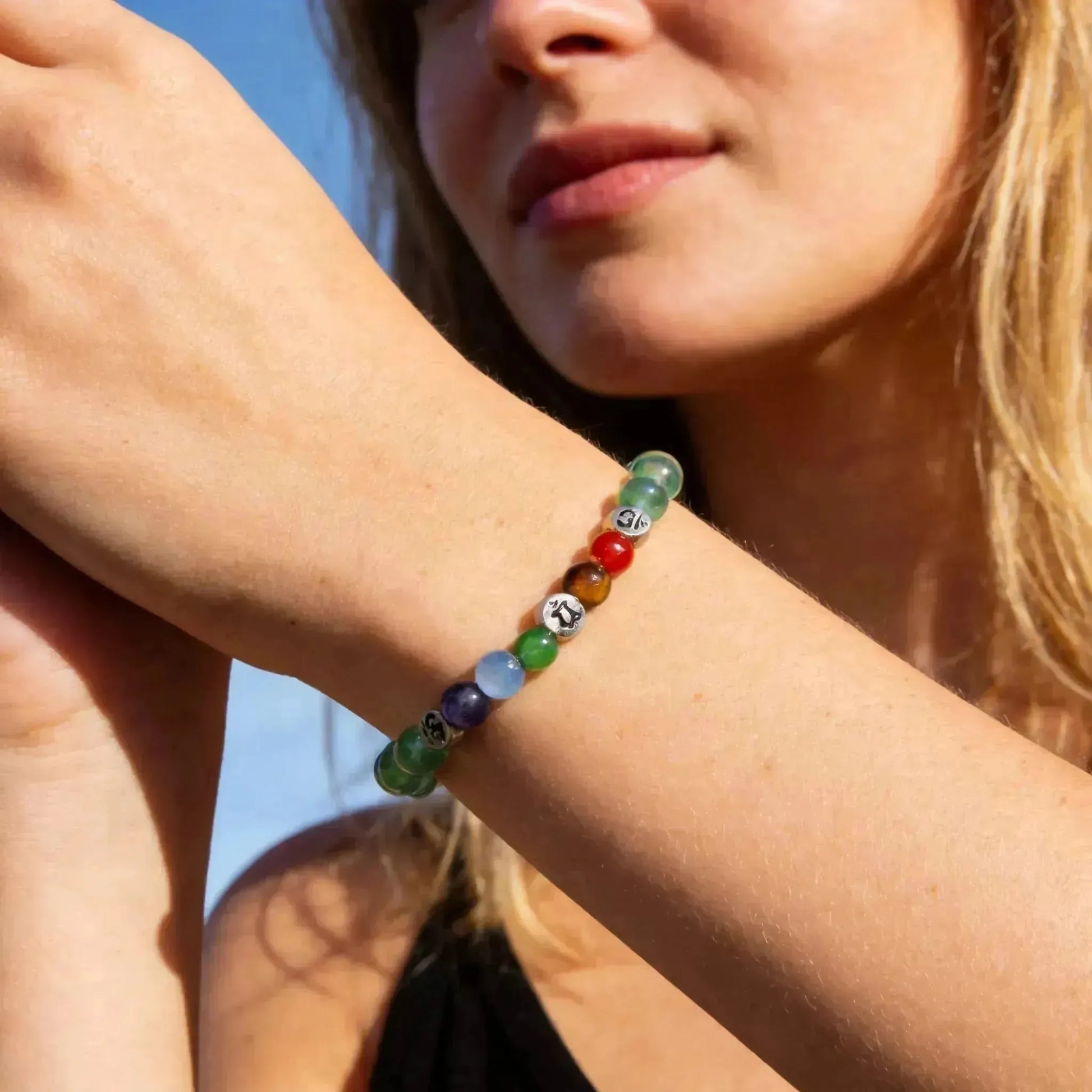 CHIGROVE Natural Green Crystal 7 Chakra Bracelet | Healing Jewelry for Meditation & Self Care - ChiGrove
